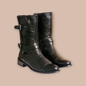 Women Vintage Leather Black Ankle Boots By Vaneli Size 8M.